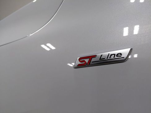 Certified 2025 Ford Escape ST-Line image 11