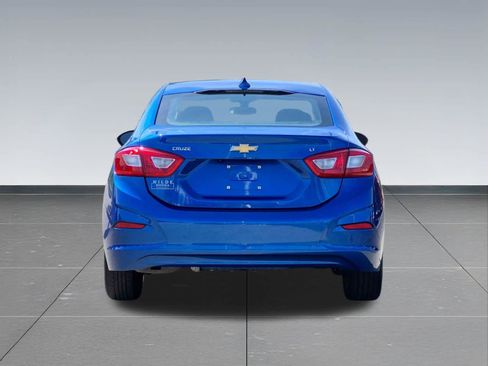 Used 2017 Chevrolet Cruze LT w/ Convenience Package FWD image 5