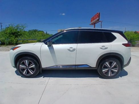 Used 2023 Nissan Rogue SL FWD image 2