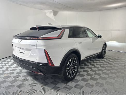 Used 2024 Cadillac Lyriq Sport RWD image 8