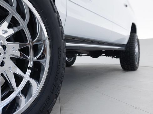 Used 2018 GMC Yukon XL SLT w/ Premium Edition AWD/4WD image 27