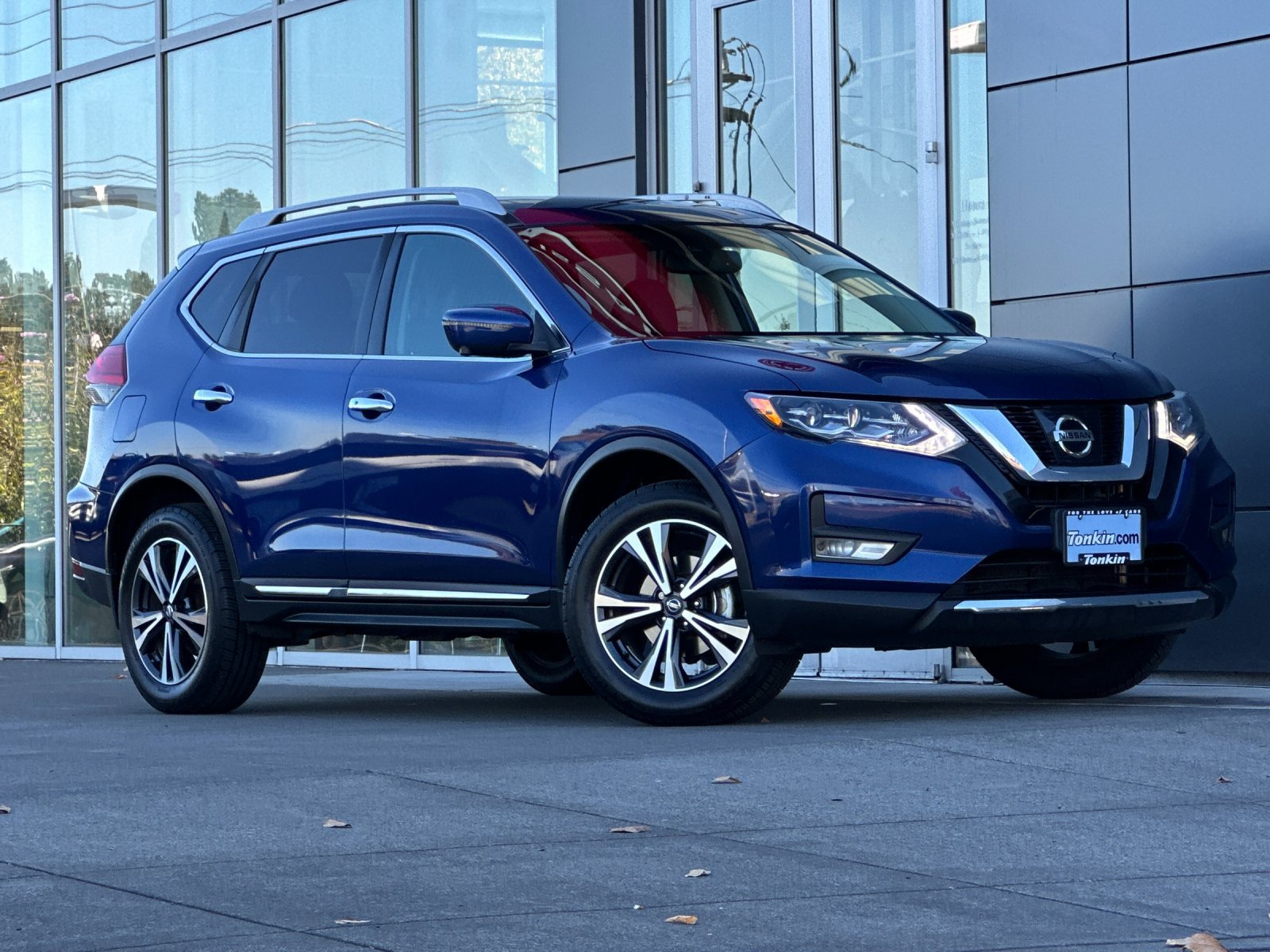 Used 2017 Nissan Rogue SL w/ SL Premium Package AWD/4WD image 2