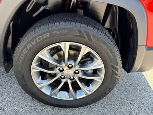 Used 2021 Jeep Cherokee Latitude Lux w/ Sun & Sound Group FWD image 7
