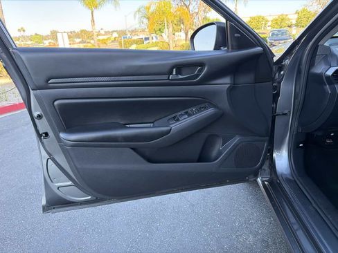 Used 2024 Nissan Altima 2.5 S FWD image 24