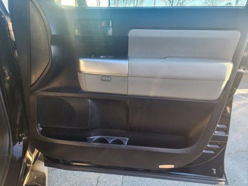 Used 2020 Toyota Sequoia SR5 image 7