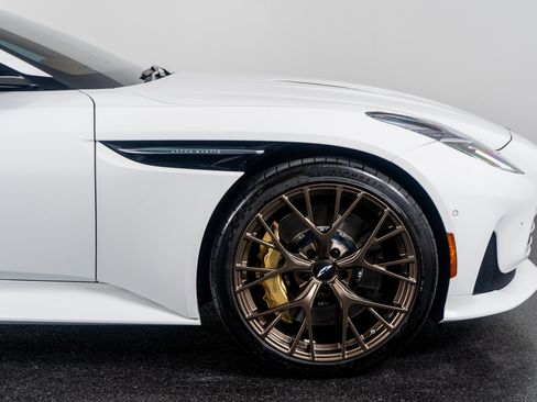 Used 2025 Aston Martin DB12 Coupe image 6