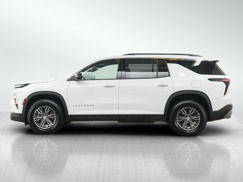 Used 2026 Chevrolet Traverse LT AWD/4WD image 2