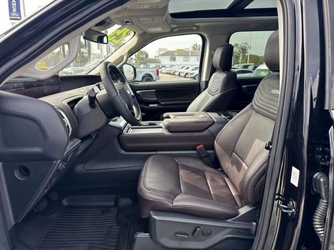 Used 2025 Ford Expedition Max Platinum w/ Platinum Ultimate Package AWD/4WD image 24