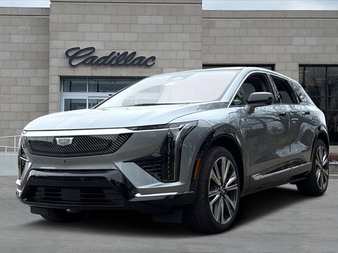 New 2026 Cadillac Optiq Luxury 2 image 5