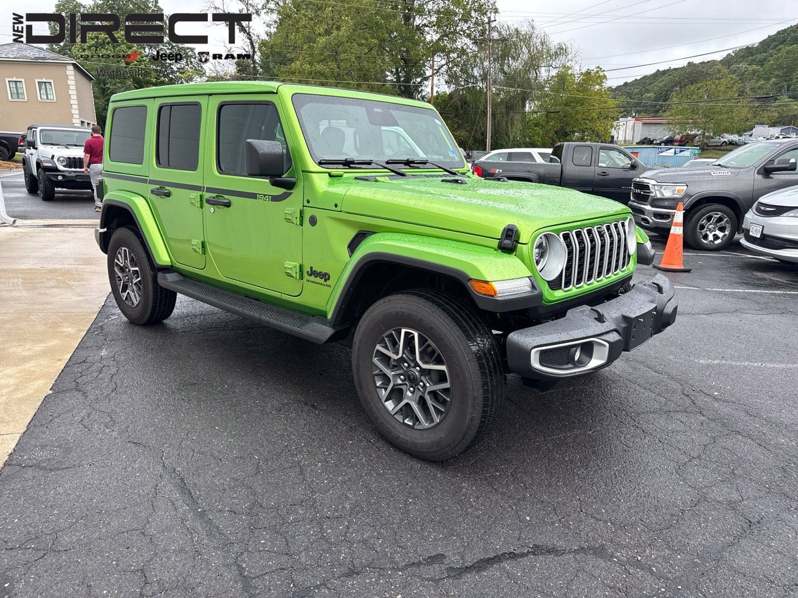 Used 2026 Jeep Wrangler Unlimited Sahara AWD/4WD image 9