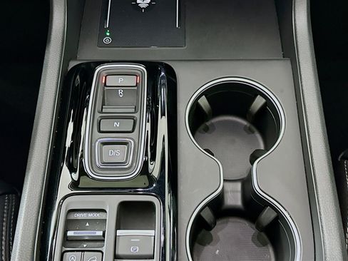 Used 2025 Honda Pilot Touring image 25