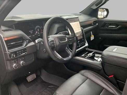 Used 2026 GMC Yukon Denali AWD/4WD image 18