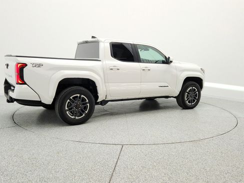 Used 2025 Toyota Tacoma TRD Sport AWD/4WD image 5