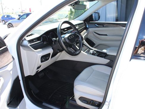 Used 2022 Jeep Grand Cherokee L Overland AWD/4WD image 36