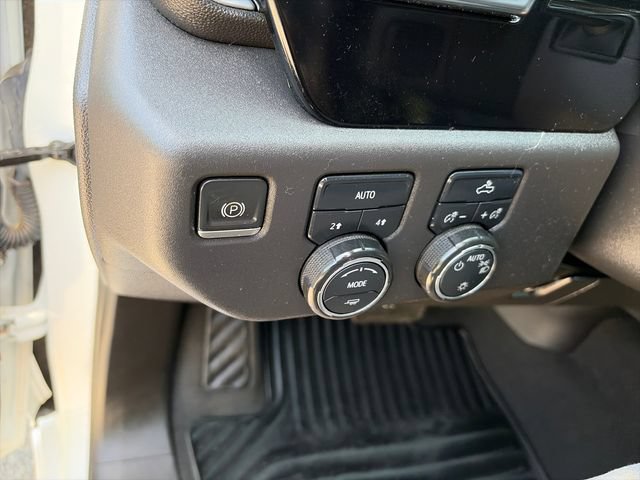 Used 2022 Chevrolet Silverado 1500 LT AWD/4WD image 21