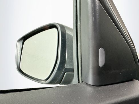 Used 2023 Nissan Kicks SV image 16