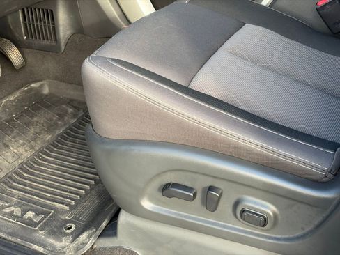 Certified 2024 Nissan Titan SV w/ SV Convenience Package RWD image 13