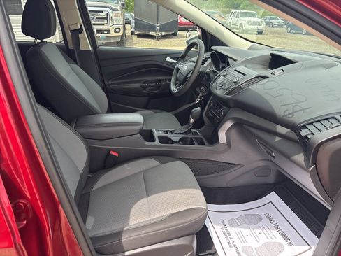 Used 2017 Ford Escape SE w/ SE Cold Weather Package AWD/4WD image 18