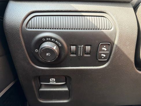 Used 2022 Jeep Wagoneer Series III w/ Premium Group I RWD image 58