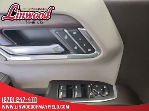 Used 2024 GMC Sierra 1500 SLT w/ SLT Premium Plus Package AWD/4WD image 18