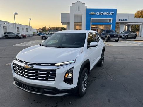 New 2026 Chevrolet Equinox LT w/ Safety and Technology Package image 1
