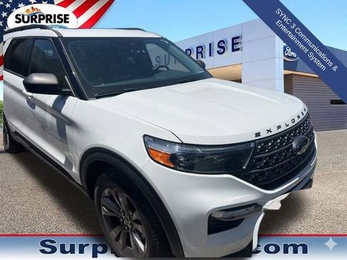 Used 2021 Ford Explorer XLT w/ Equipment Group 202A AWD/4WD image 11