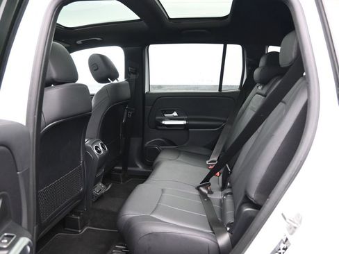 Used 2025 Mercedes-Benz GLB 250 4MATIC image 28