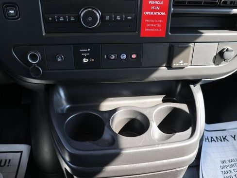 Used 2018 Chevrolet Express 2500 image 23