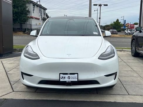 Used 2021 Tesla Model Y Long Range AWD/4WD image 4