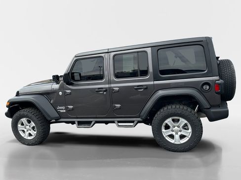Used 2018 Jeep Wrangler Unlimited Sport S image 2