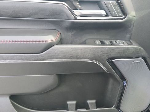 Used 2025 GMC Sierra 2500 AT4X image 10