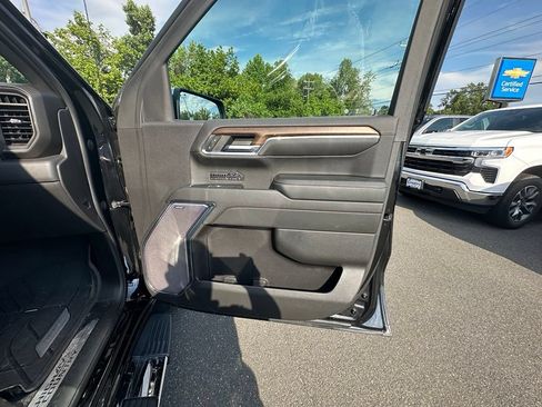Used 2023 Chevrolet Silverado 1500 High Country w/ High Country Premium Package AWD/4WD image 19