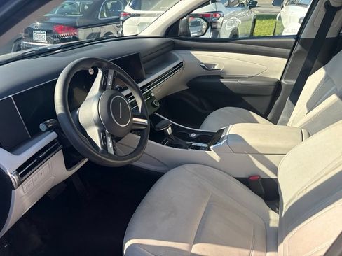 Used 2025 Hyundai Tucson SEL FWD image 8
