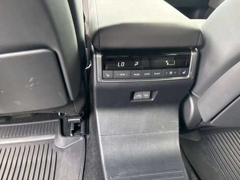 Used 2024 Lexus GX 550 w/ Accessory Package (Z1) AWD/4WD image 19