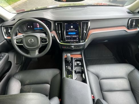 Certified 2024 Volvo S60 B5 Plus AWD/4WD image 26