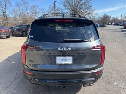 Used 2022 Kia Telluride EX w/ EX Premium Package image 4