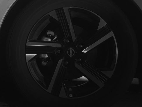 Used 2025 Nissan Sentra SV image 12