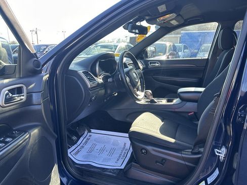 Used 2016 Jeep Grand Cherokee Laredo w/ Quick Order Package 23E image 9