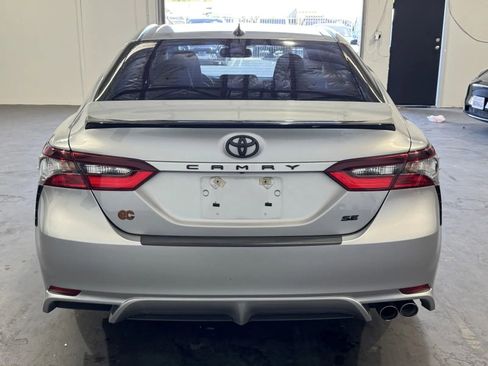 Used 2021 Toyota Camry SE w/ Convenience Package image 3