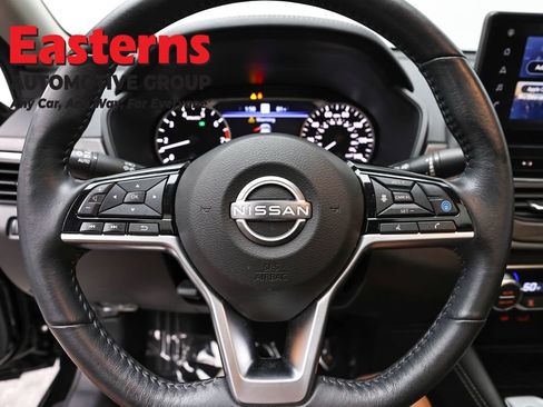 Used 2023 Nissan Altima 2.5 SL FWD image 10