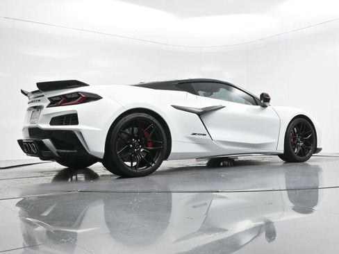 Used 2023 Chevrolet Corvette Z06 w/ Stealth Interior Trim Package RWD image 43