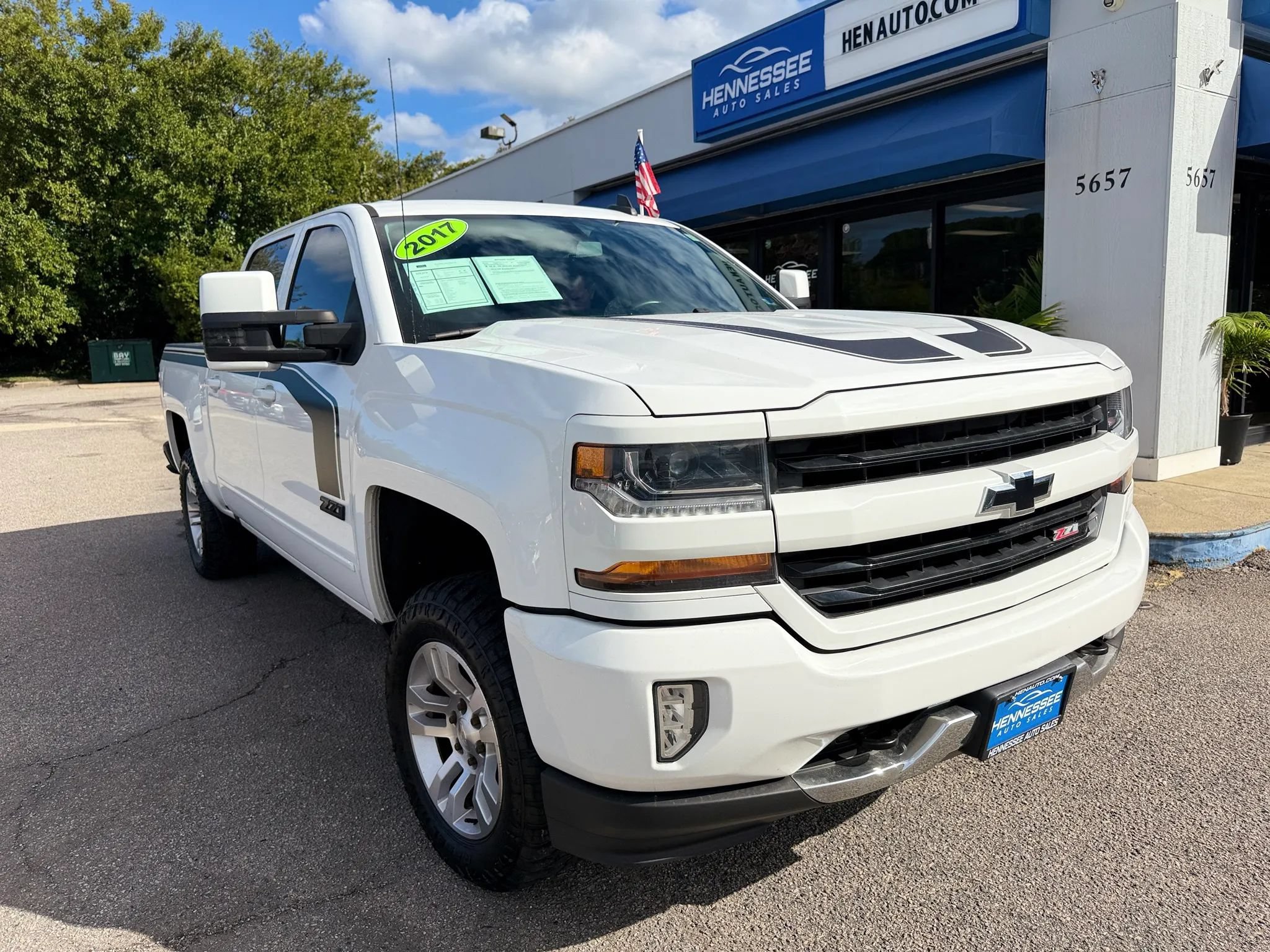 Used 2017 Chevrolet Silverado 1500 LT w/ Rally 2 Edition AWD/4WD image 6