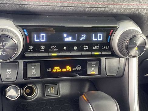 Used 2024 Toyota RAV4 SE AWD/4WD image 22