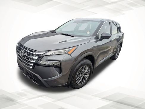 Used 2025 Nissan Rogue S image 5