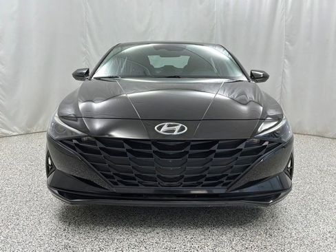 Used 2022 Hyundai Elantra SE FWD image 9
