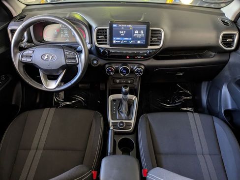 Used 2025 Hyundai Venue SEL FWD image 45