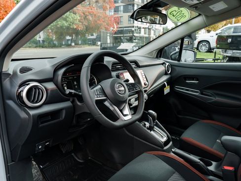 New 2025 Nissan Versa SR w/ Trunk Package image 19
