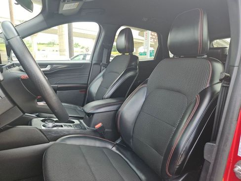 Used 2025 Ford Escape ST-Line AWD/4WD image 16
