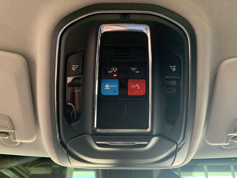Used 2023 Jeep Grand Cherokee Laredo RWD image 24