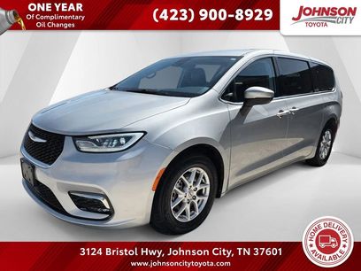 Used 2023 Chrysler Pacifica Touring-L